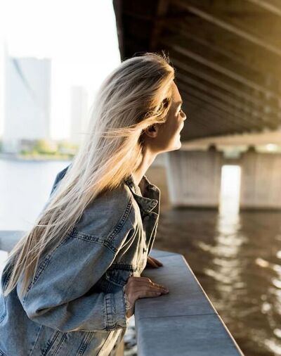  ,   Anna, 25 ,   ,   , c , 