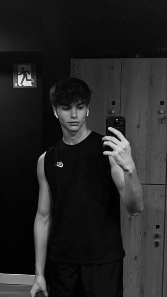  ,   Egor, 19 ,   ,   