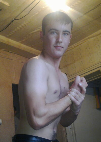  ,   Igor, 32 ,   