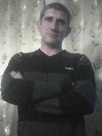  ,   Viktor, 48 ,   