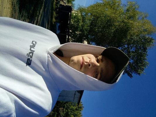 ,   Viktor, 23 ,     , c 