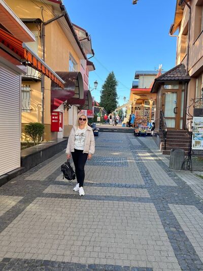  ,   Nika, 48 ,   ,   