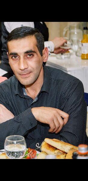  ,   Niko, 40 ,   ,   