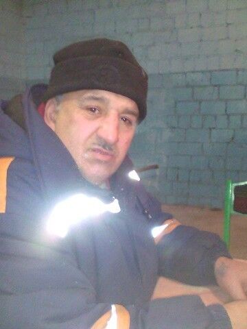  ,   Dima, 44 ,   