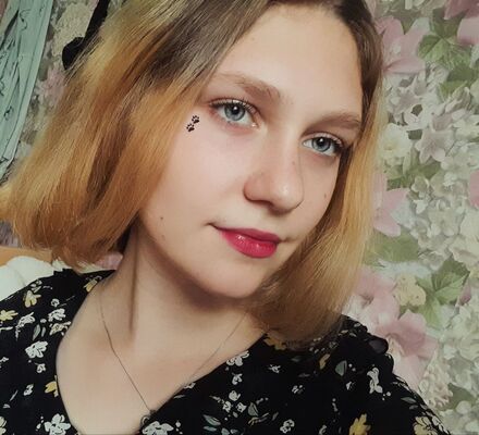  ,   Alexandra, 18 ,   ,   