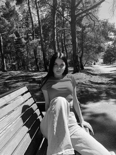  ,   Karolina, 21 ,   ,   
