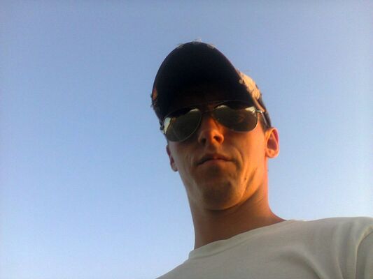  ,   Sergio, 32 ,   