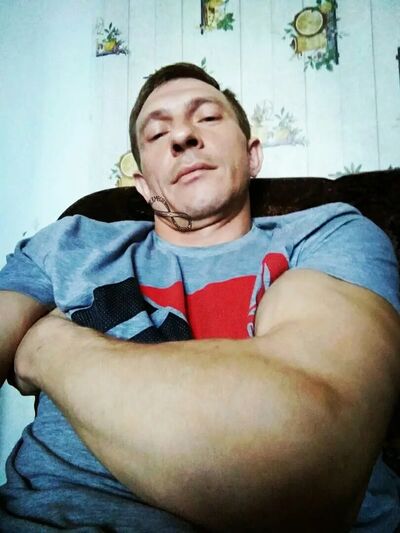  ,   Viktor, 38 ,   ,   