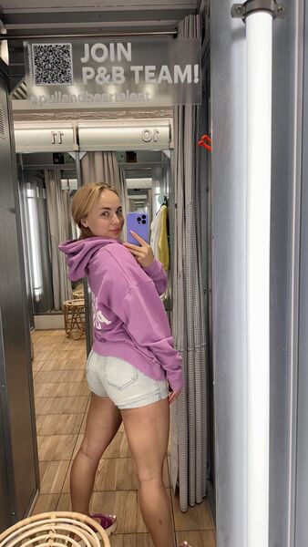  ,   Mary, 28 ,  