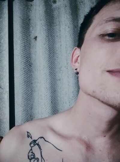  ,   Mikhail, 25 ,     , c 