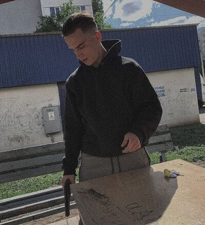  ,   Viktor, 25 ,   ,   , c 