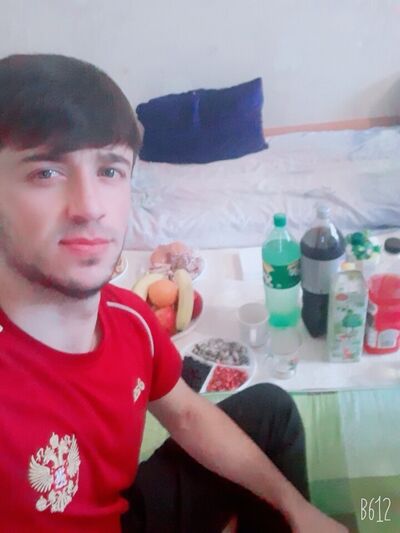  ,   Karol, 27 ,   