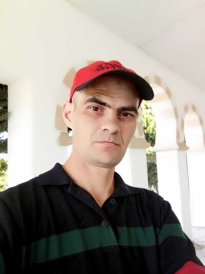  ,   Sasha, 48 ,   