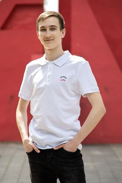  ,   Alex, 22 ,   c , 