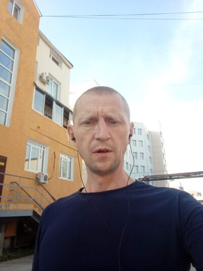  ,   Mikhail, 43 ,   ,   , c 