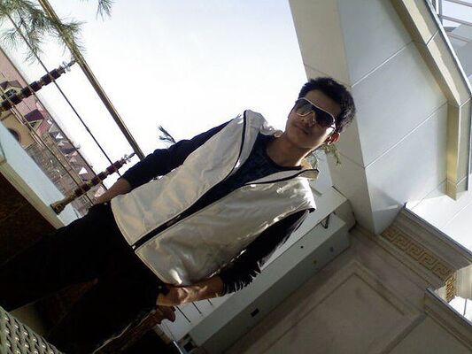  ,   Aliy, 32 ,   ,   , c 