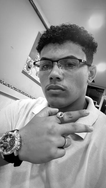  Akaszto,   Pedro, 18 ,   ,   