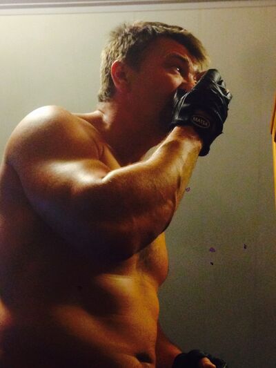  ,   Viktor, 52 ,   ,   , c 