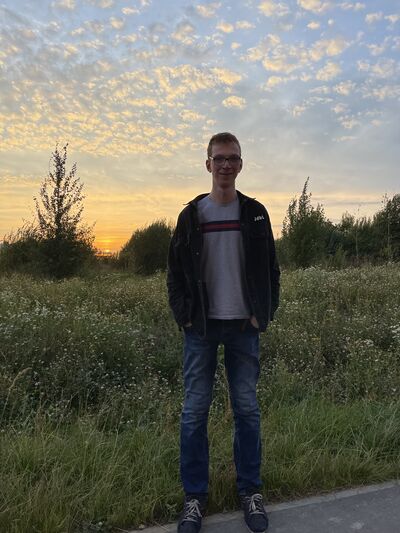  -,   Artyom, 24 ,   ,   