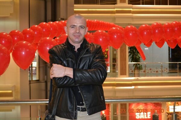  ,   Adrian, 44 ,   ,   , c 