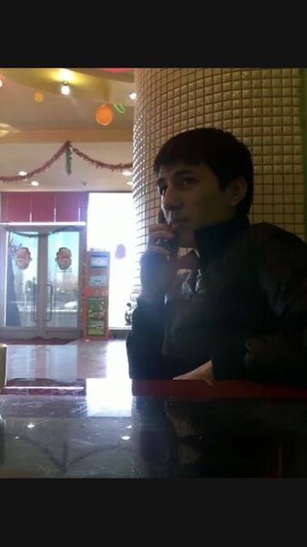  ,   Bek, 32 ,     