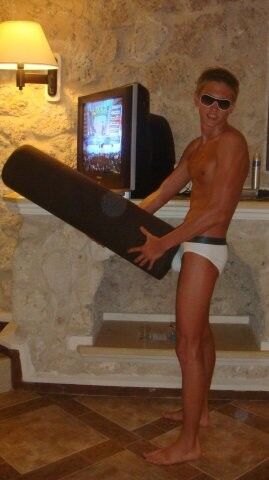  ,   Nik, 33 ,   