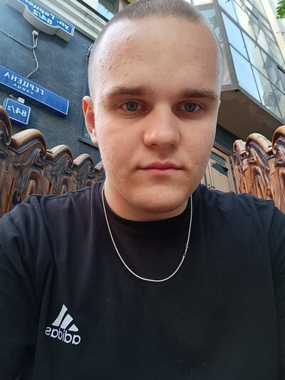  ,   Artyom, 21 ,   ,   