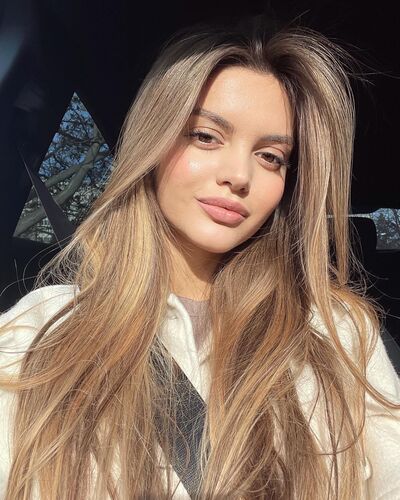  ,   Dariaana, 25 ,   ,   