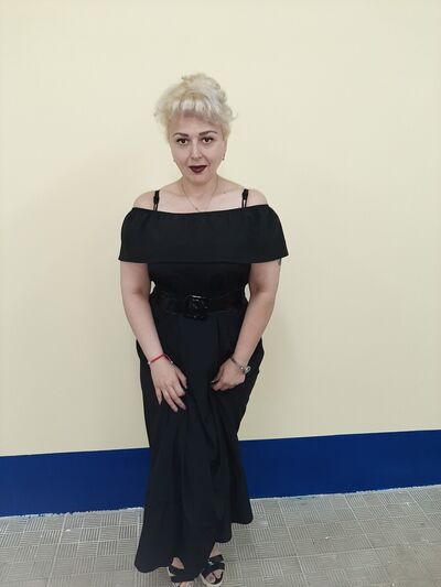  ,   Mila, 43 ,  