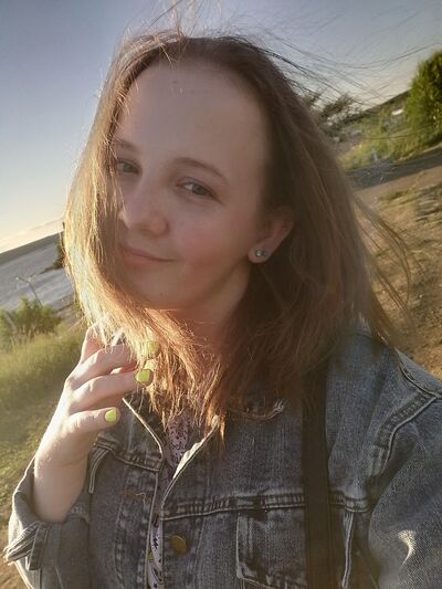  ,   Anastasia, 24 ,  