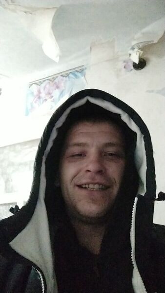  ,   White, 32 ,   ,   