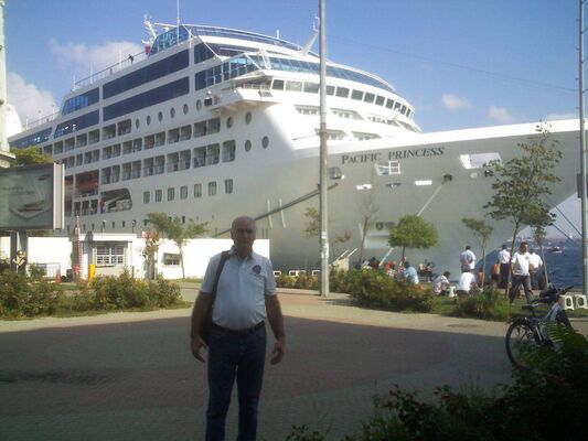 ,   Alex, 61 ,   ,   