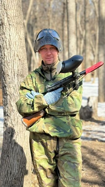  ,   Viktor, 35 ,   c 
