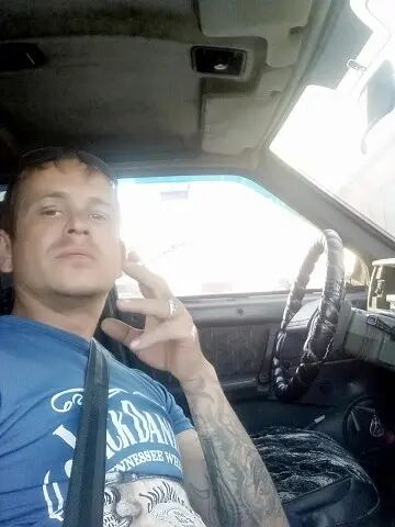  37299016  Pavel, 38 ,    