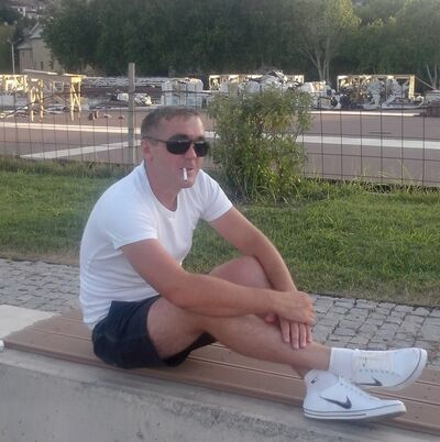  ,   Sakis, 44 ,   