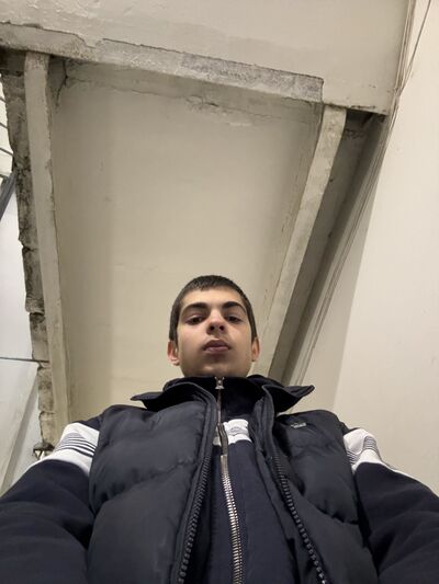  ,   Davit, 25 ,   ,   