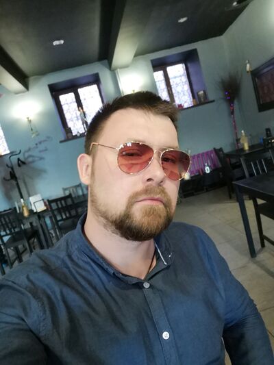  ,   Denis, 37 ,   ,   