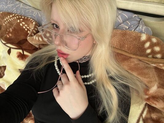  -,   Angelina, 22 ,   ,   , 