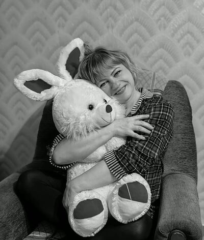  ,   Lena, 41 ,   c 