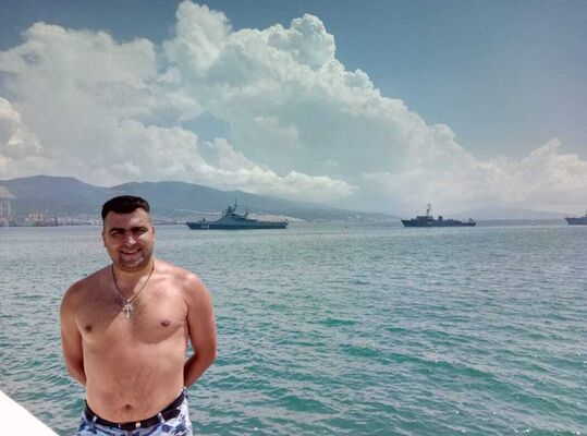  -,   Alexander, 40 ,   ,   , c 