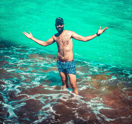  ,   Ahmed, 32 ,   ,   