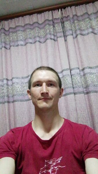  ,   Valentin, 30 ,  