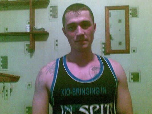  ,   Leon, 35 ,  