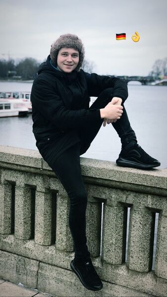  ,   Leo, 25 ,   ,   , c 