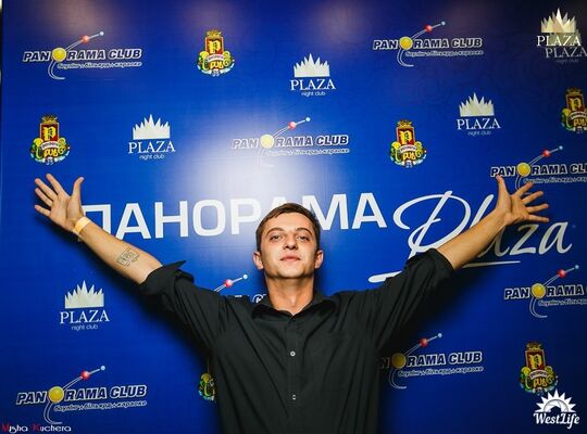  -,   Andriy, 32 ,   