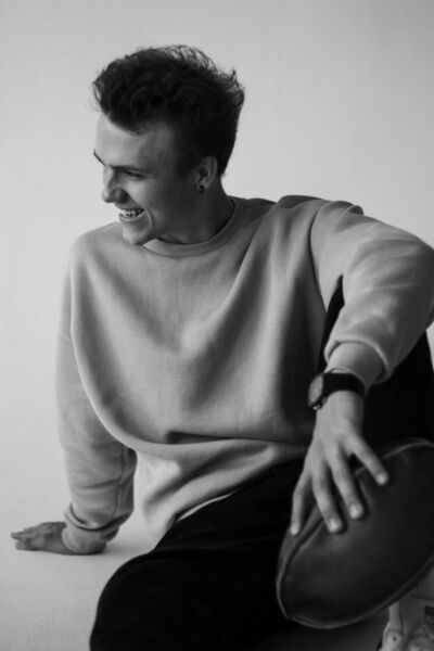  ,   Nik, 22 ,   ,   