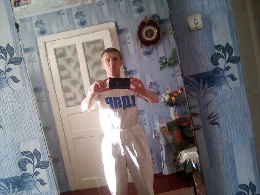  ,   Anton, 32 ,   ,   , c , 