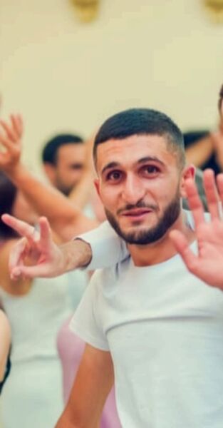  ,   Armen, 28 ,   ,   , c , 