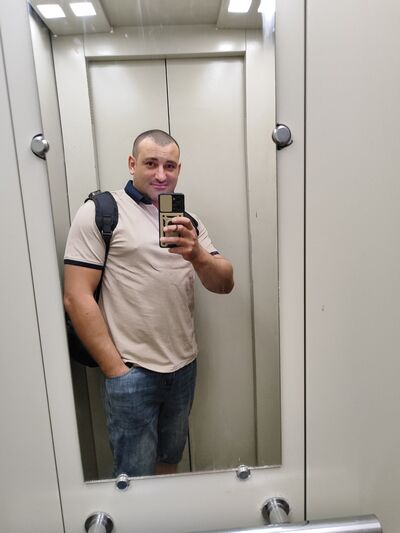  ,   Denis, 38 ,   ,   