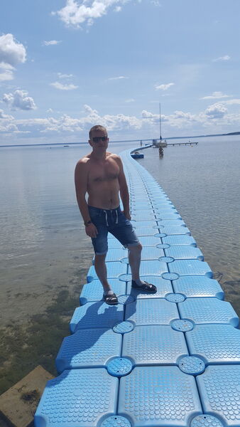  ,   Andrej, 43 ,   ,   , c 